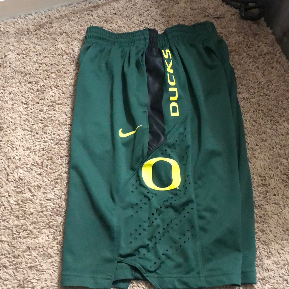Nike Oregon basketball shorts